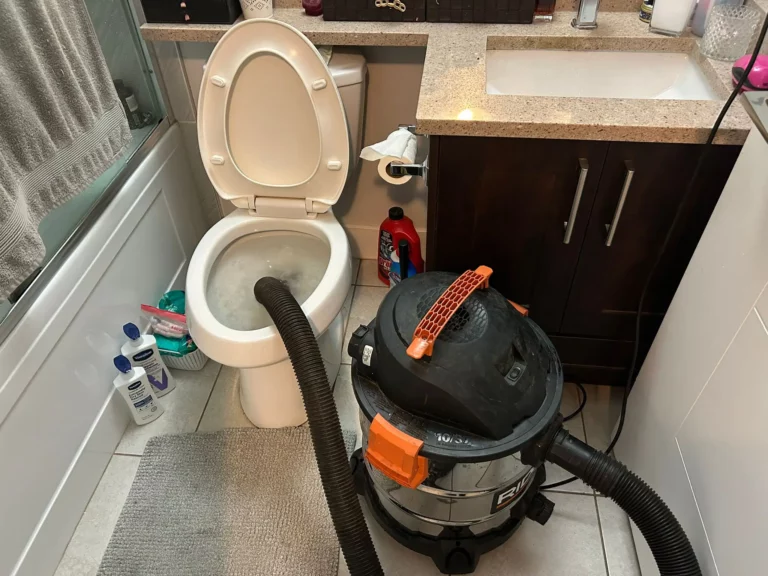 How to Unclog a toilet without a plunge